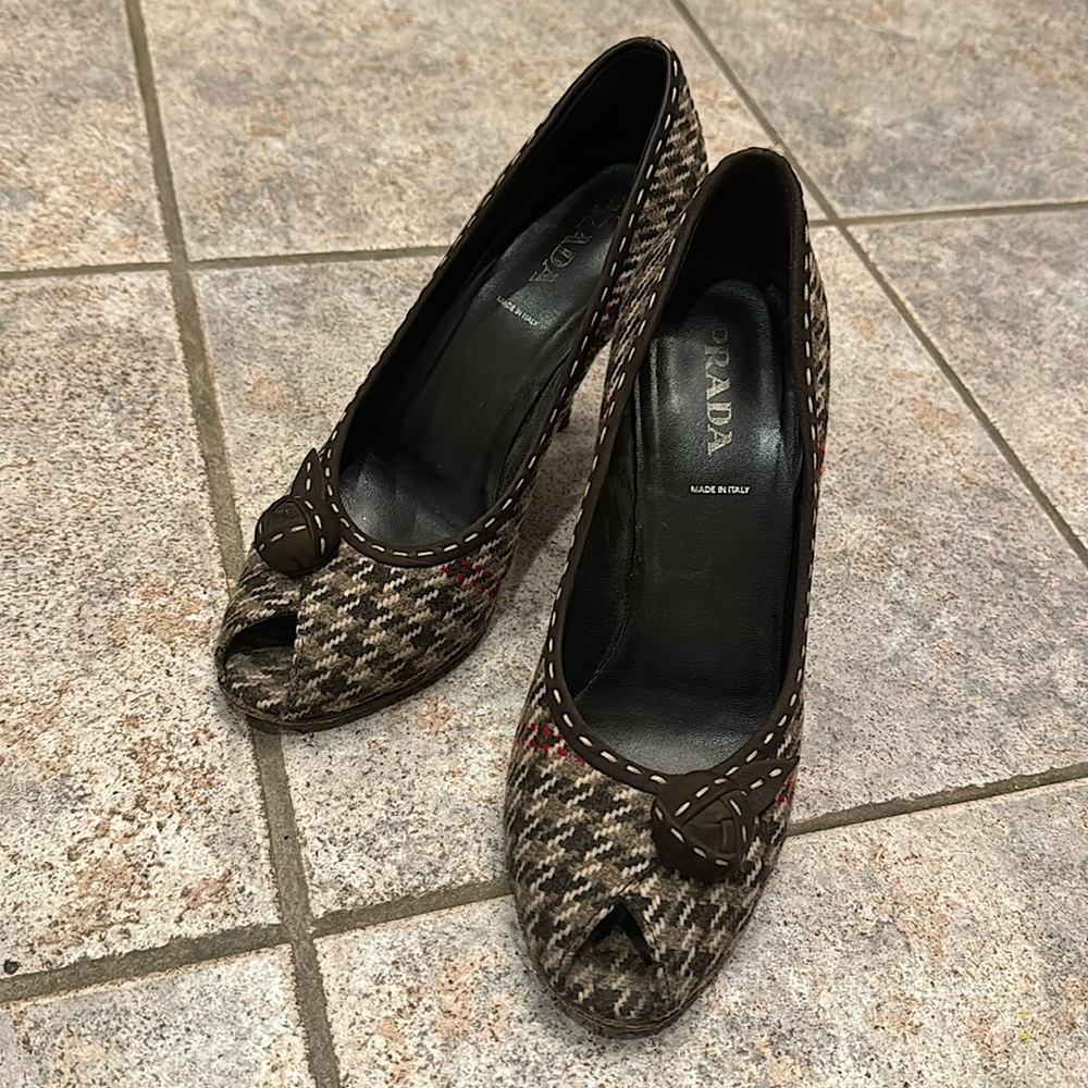 PRADA Houndstooth peep toe pumps